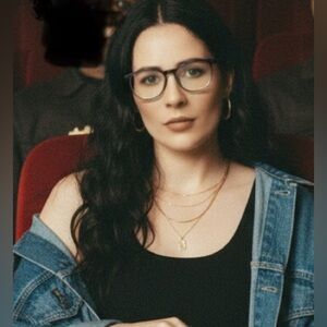 Welcome to my closet! ✨ I’m a lover of all things Vintage & new stuff too